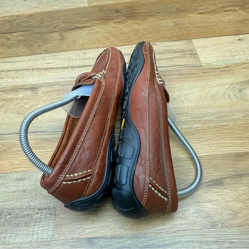 LL Bean women size 8.5 Brown Leather Boat Shoes Loafers Slip On Casual Comfort